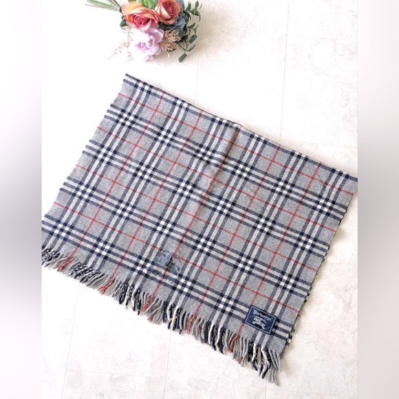 Authentic✨Burberry Classic Check Scarf/Shawl/Wrap✨Excellent condition - Picture 1 of 4